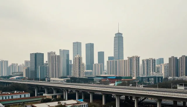 数据共享在信息咨询服务中的实践难点与应对策略